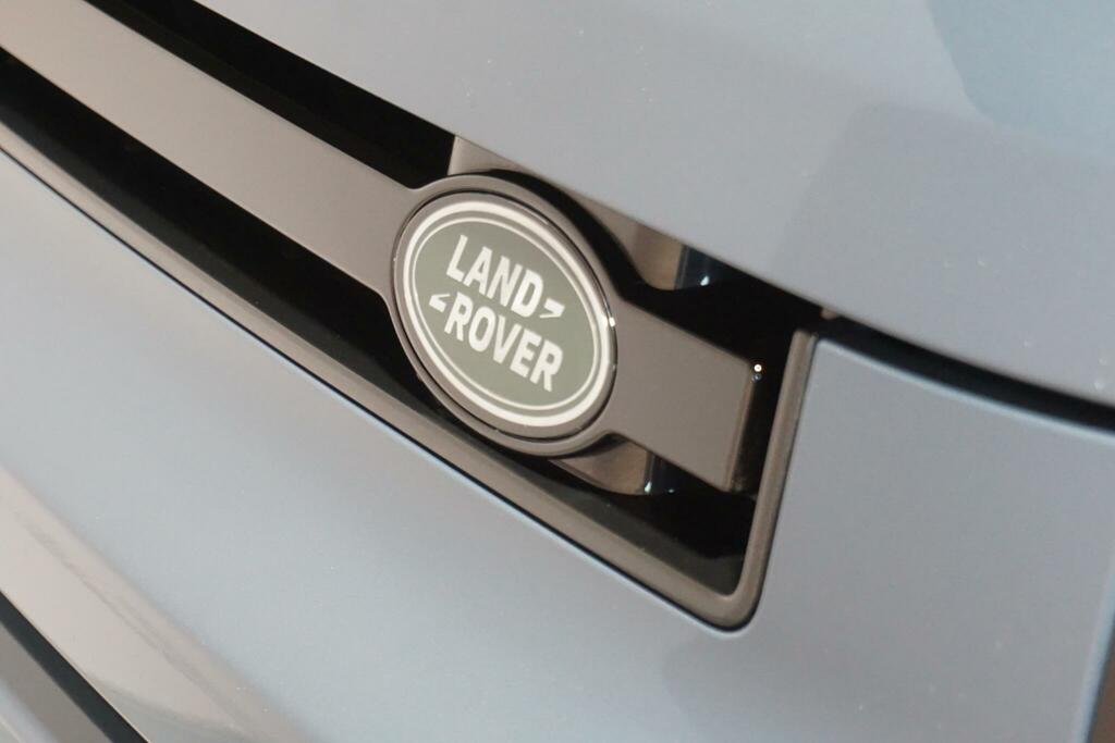 Land Rover Defender 90 X-dynamic Hse Black #67
