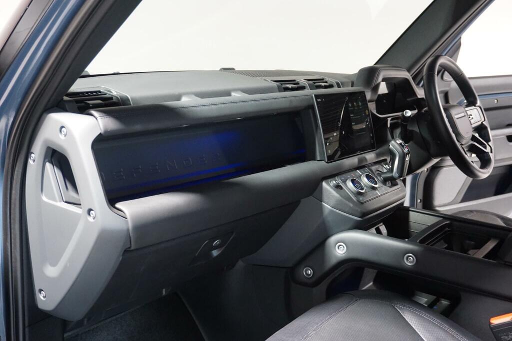 Land Rover Defender 90 X-dynamic Hse Black #48