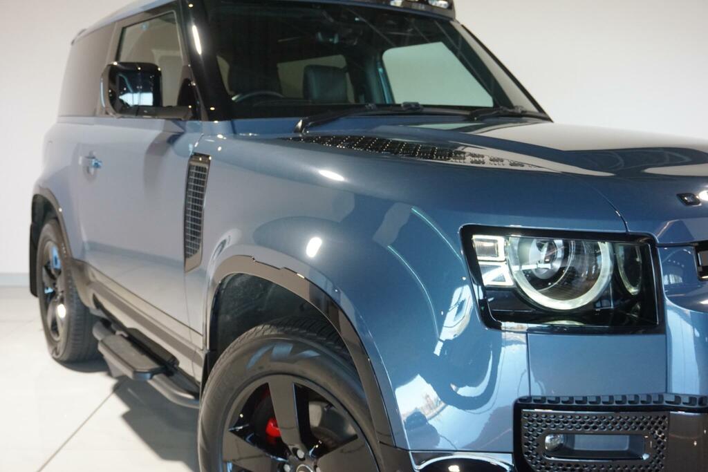 Land Rover Defender 90 X-dynamic Hse Black #44