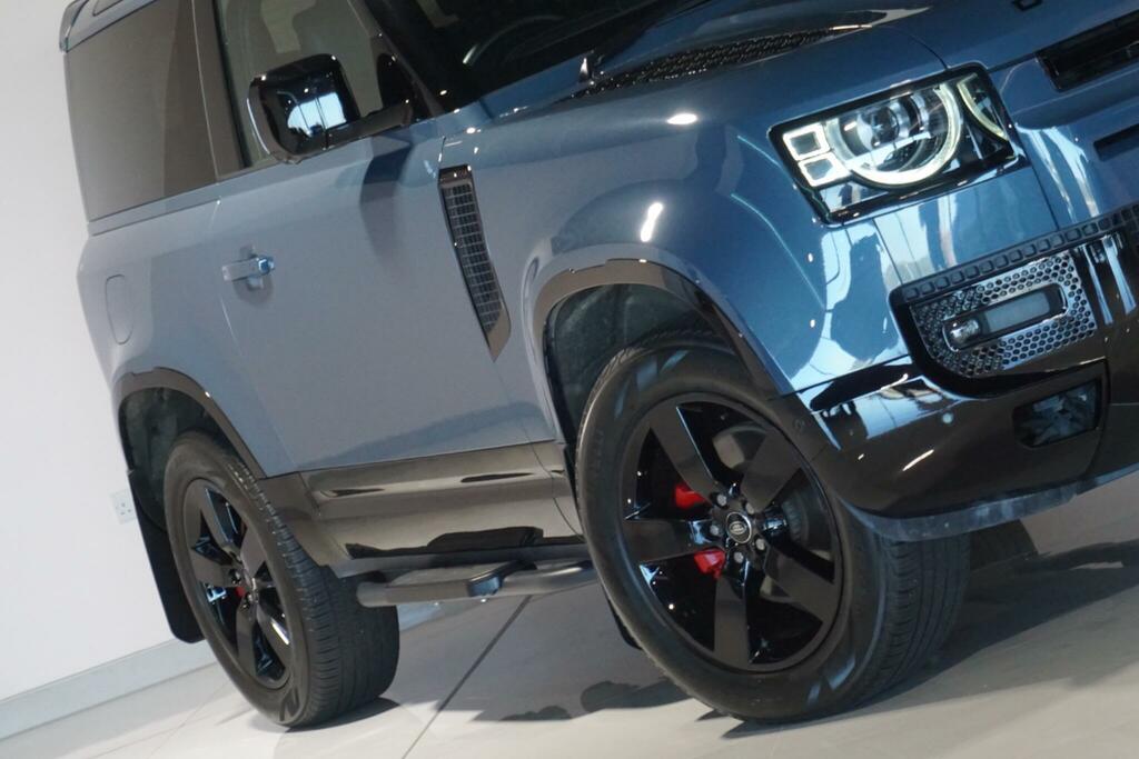 Land Rover Defender 90 X-dynamic Hse Black #37