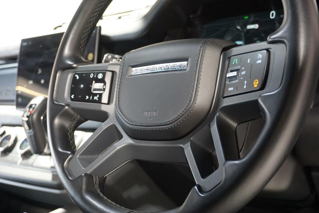 Land Rover Defender 90 X-dynamic Hse Black #51
