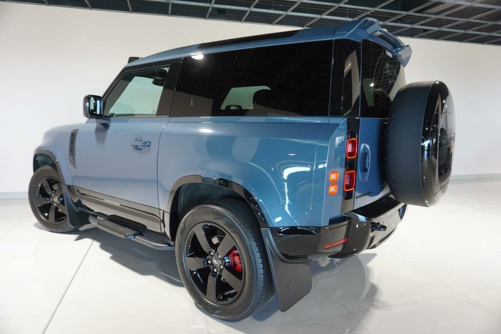 Land Rover Defender 90 X-dynamic Hse Black #21