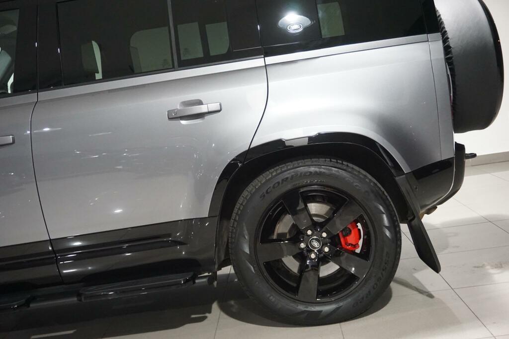 Land Rover Defender 110 3.0 D300 X-dynamic Hse White #46