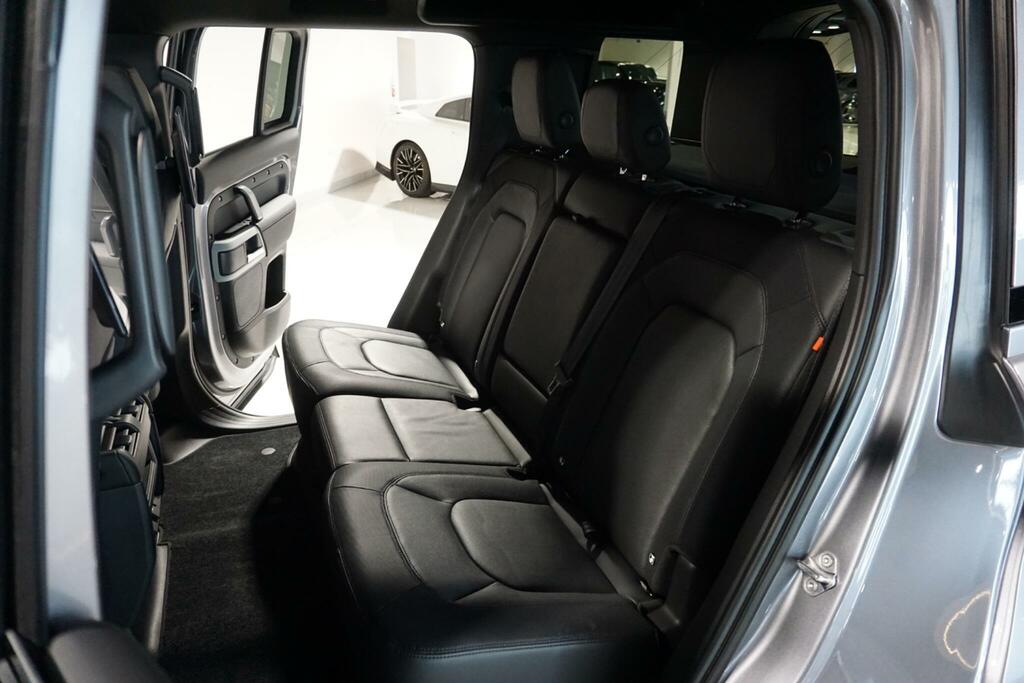 Land Rover Defender 110 3.0 D300 X-dynamic Hse White #12