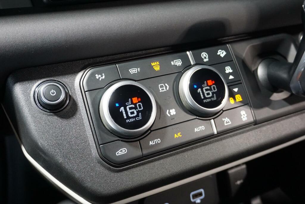 Land Rover Defender 110 3.0 D300 X-dynamic Hse White #61