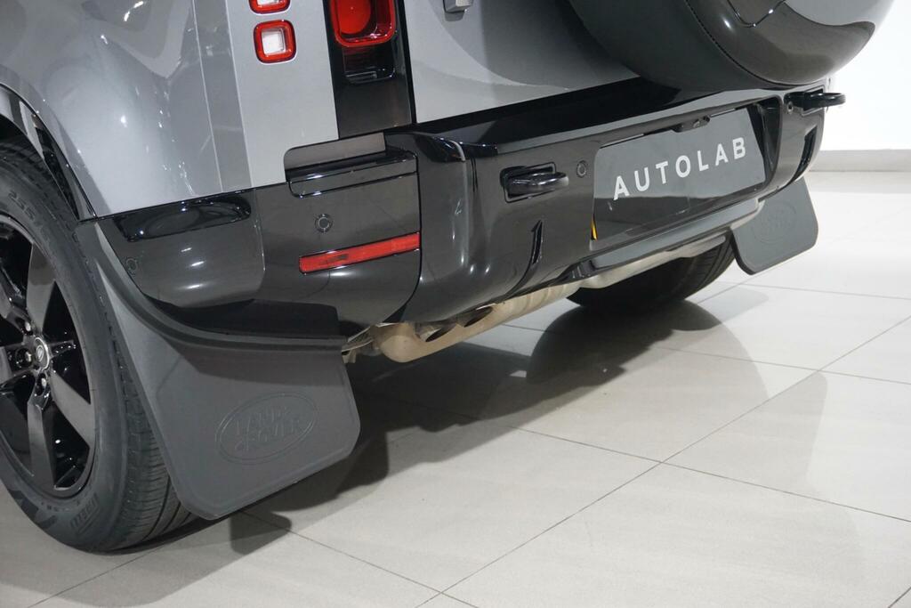 Land Rover Defender 110 3.0 D300 X-dynamic Hse White #66