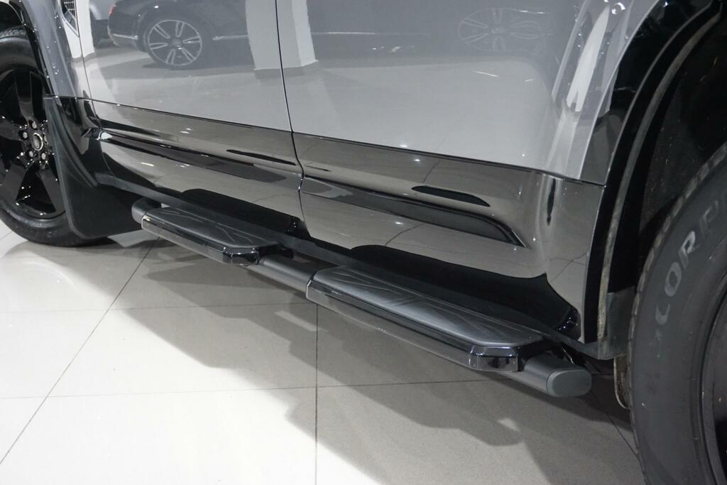 Land Rover Defender 110 3.0 D300 X-dynamic Hse White #69