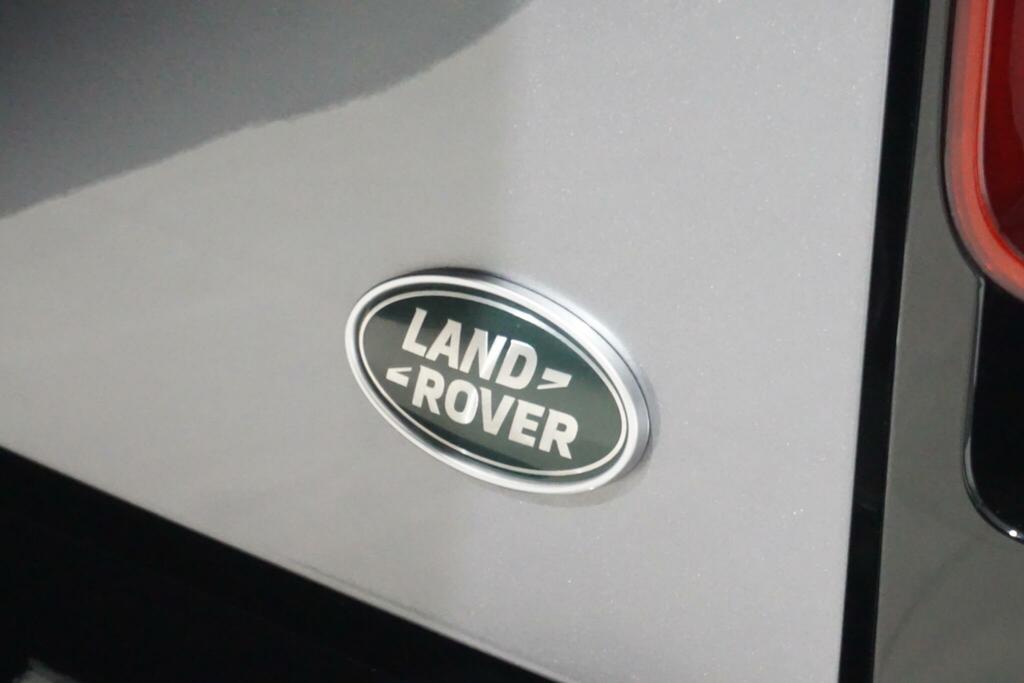 Land Rover Defender 110 3.0 D300 X-dynamic Hse White #74