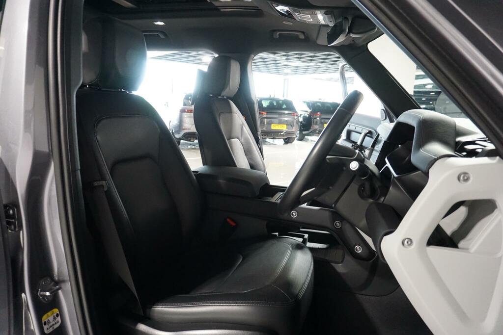 Land Rover Defender 110 3.0 D300 X-dynamic Hse White #10