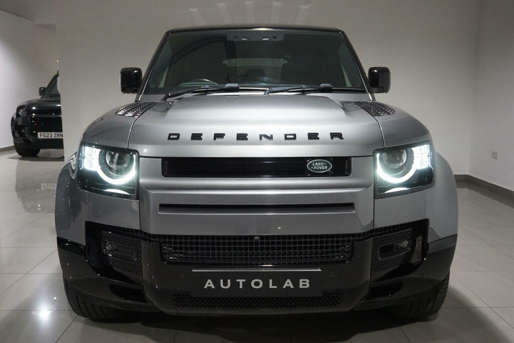 Land Rover Defender 110 3.0 D300 X-dynamic Hse White #21