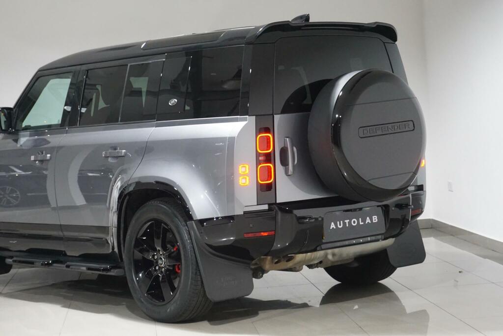 Land Rover Defender 110 3.0 D300 X-dynamic Hse White #38