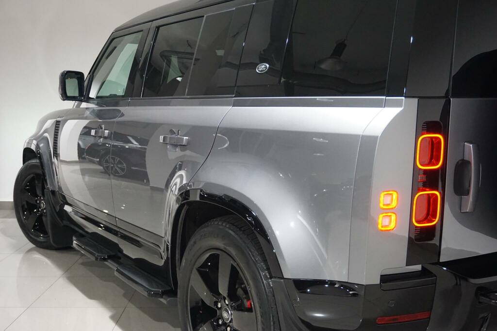 Land Rover Defender 110 3.0 D300 X-dynamic Hse White #48