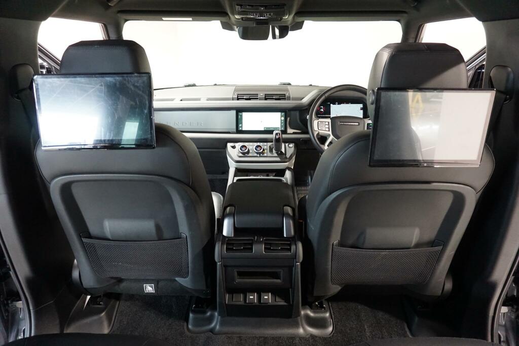 Land Rover Defender 110 3.0 D300 X-dynamic Hse White #7