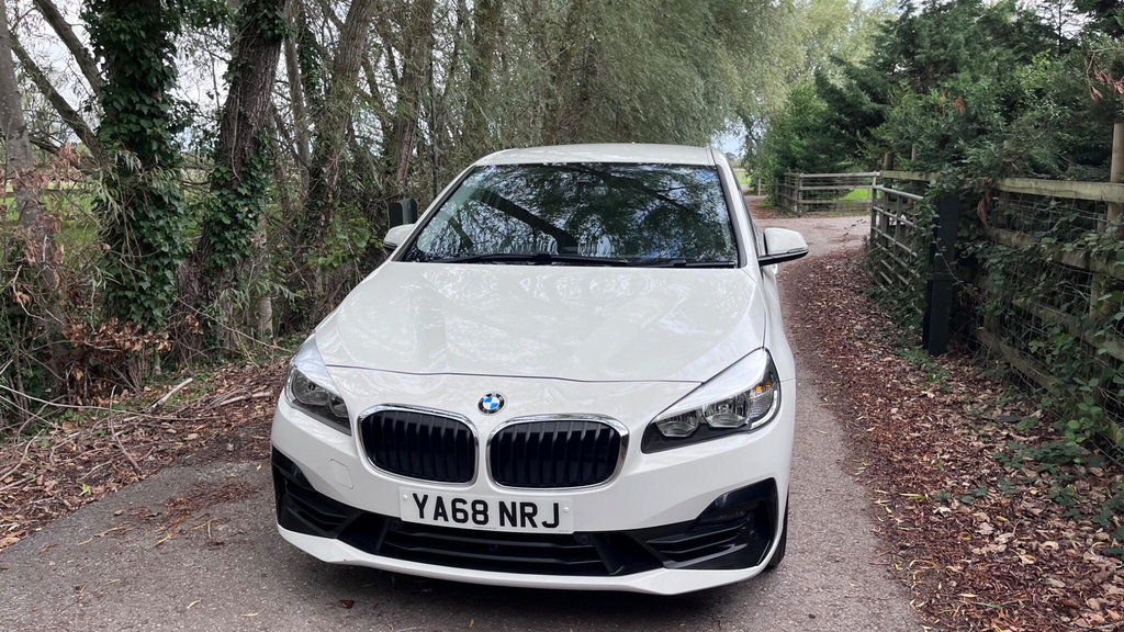 BMW 2 Series 220D Se White #5