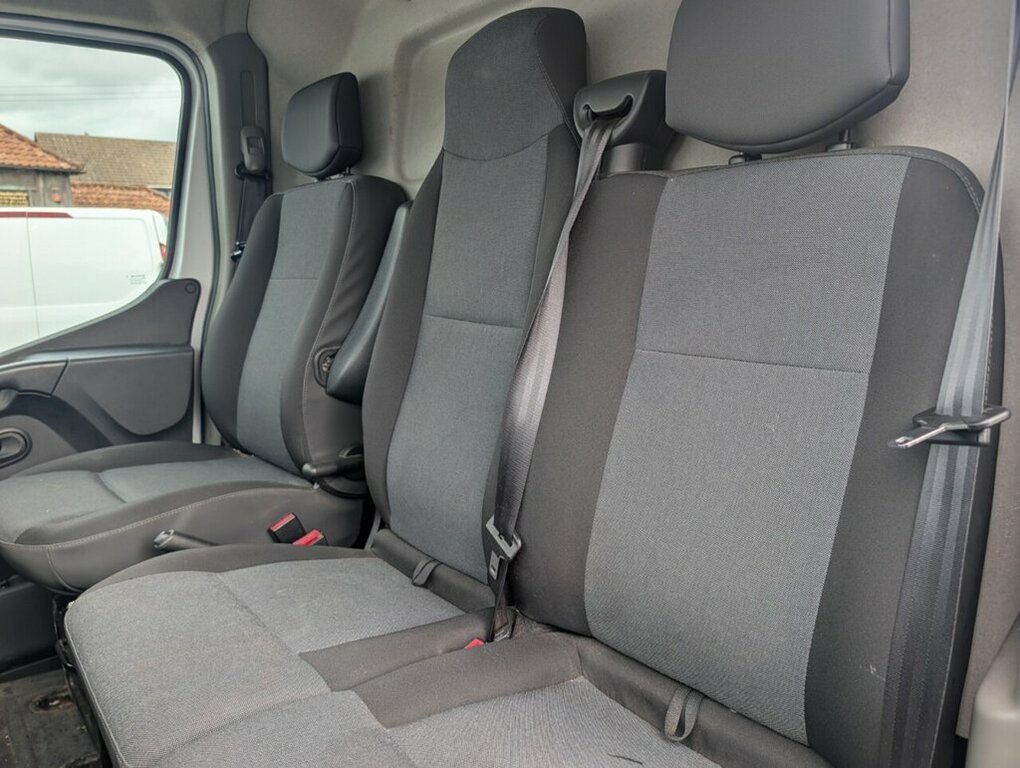 Renault Master 2.3 Dci Energy 35 Business Panel Van M White #29