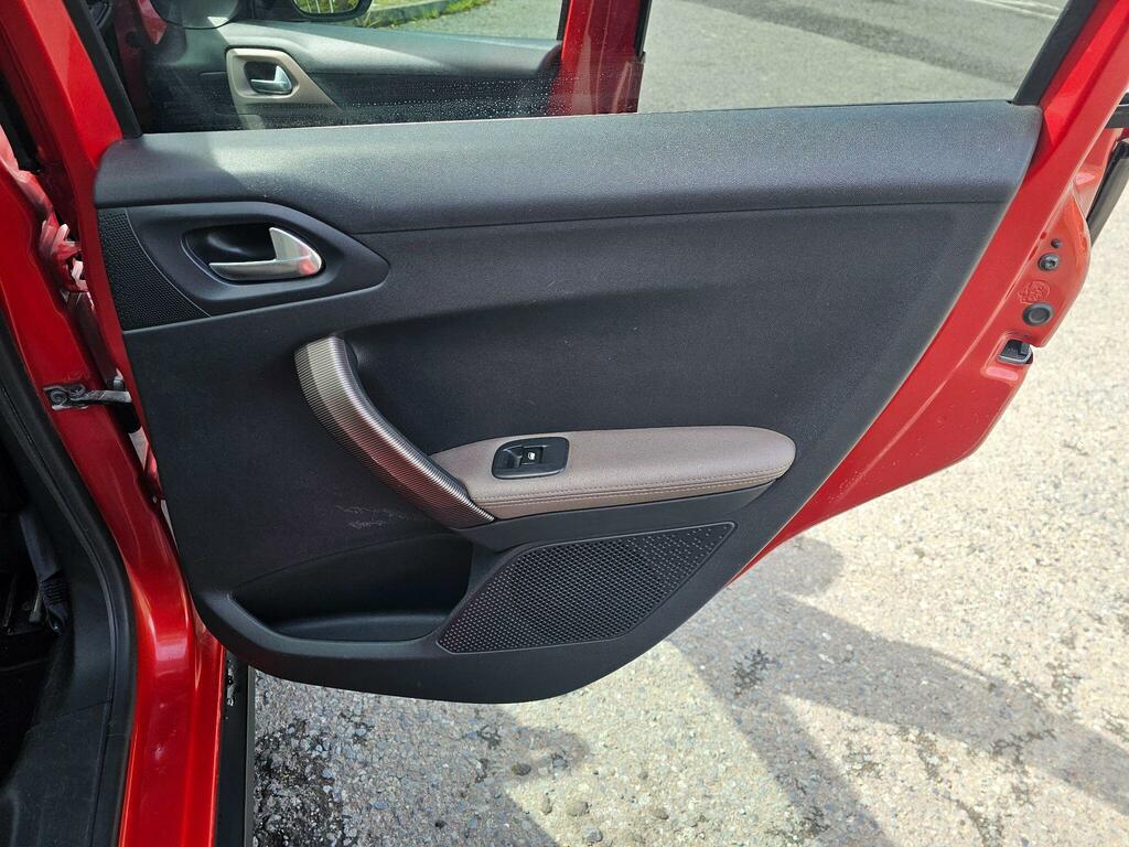 Peugeot 2008 Active Grey #18