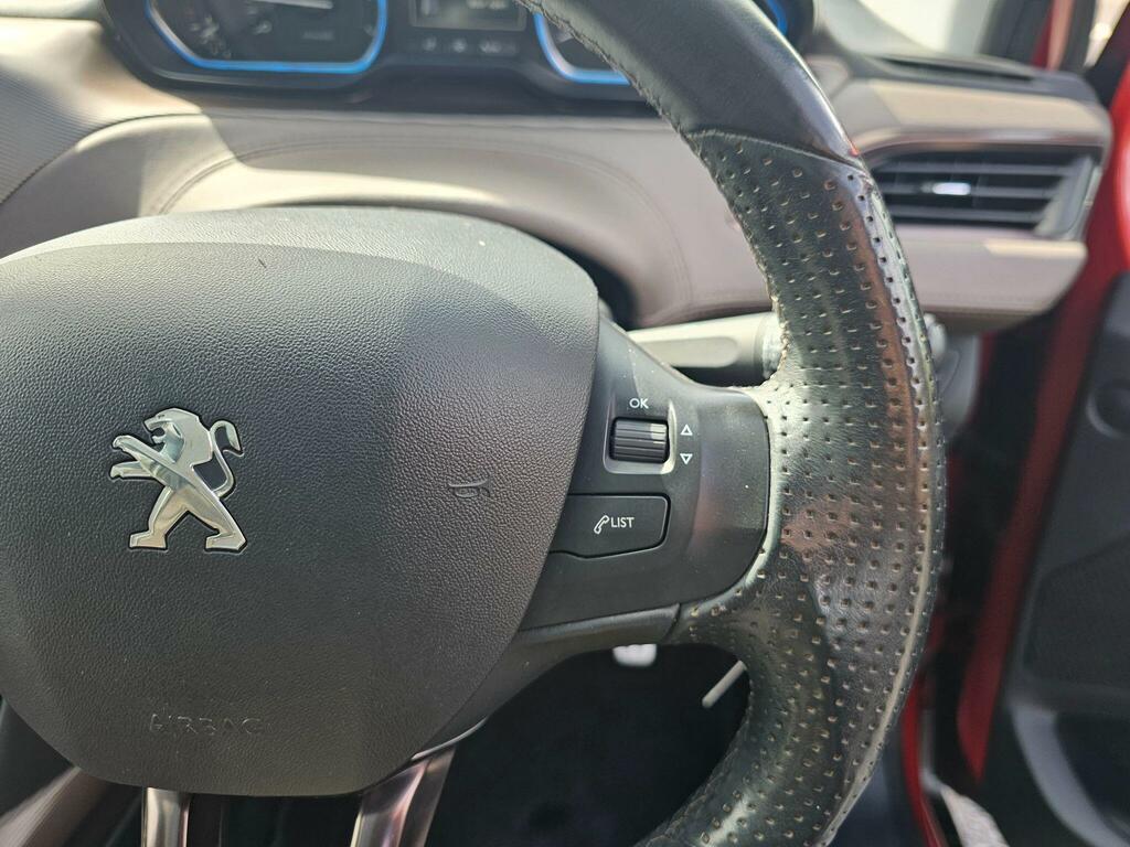 Peugeot 2008 Active Grey #40