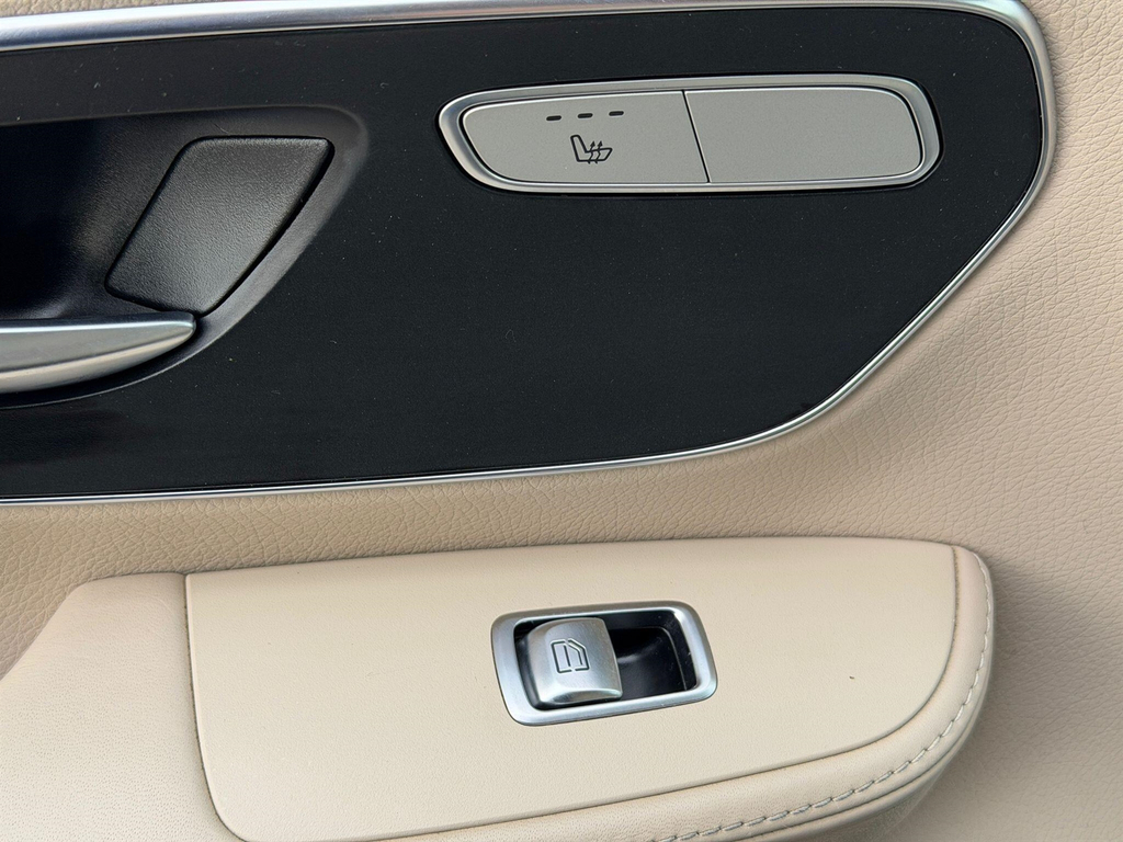 Mercedes-Benz V Class #33