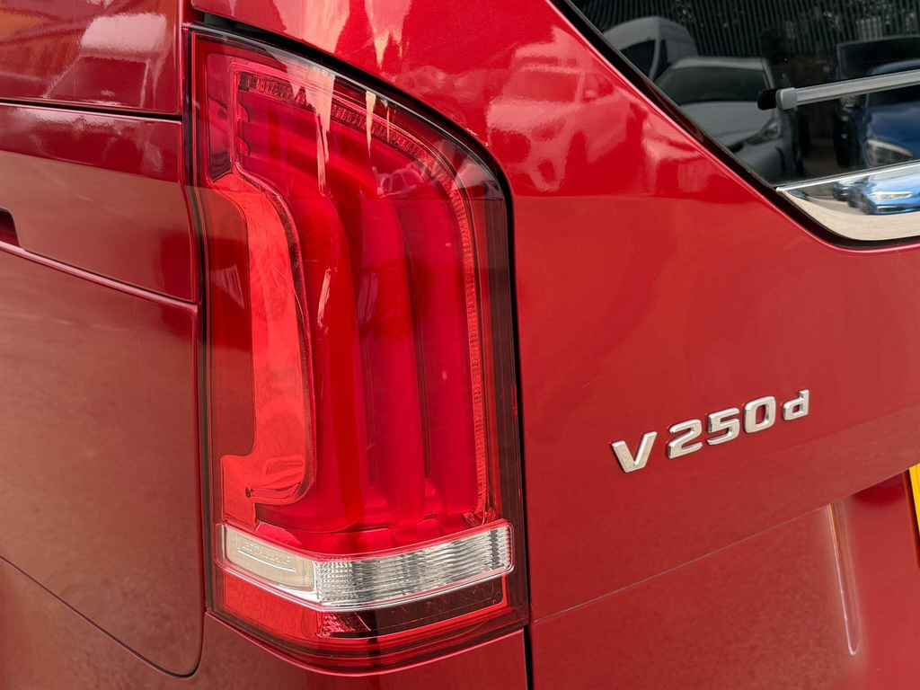 Mercedes-Benz V Class V 300 D Amg Black #45