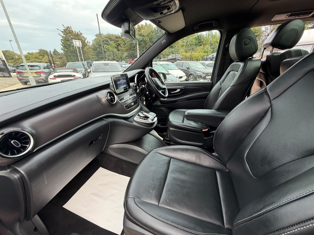 Mercedes-Benz V Class V 300 D Amg Black #44