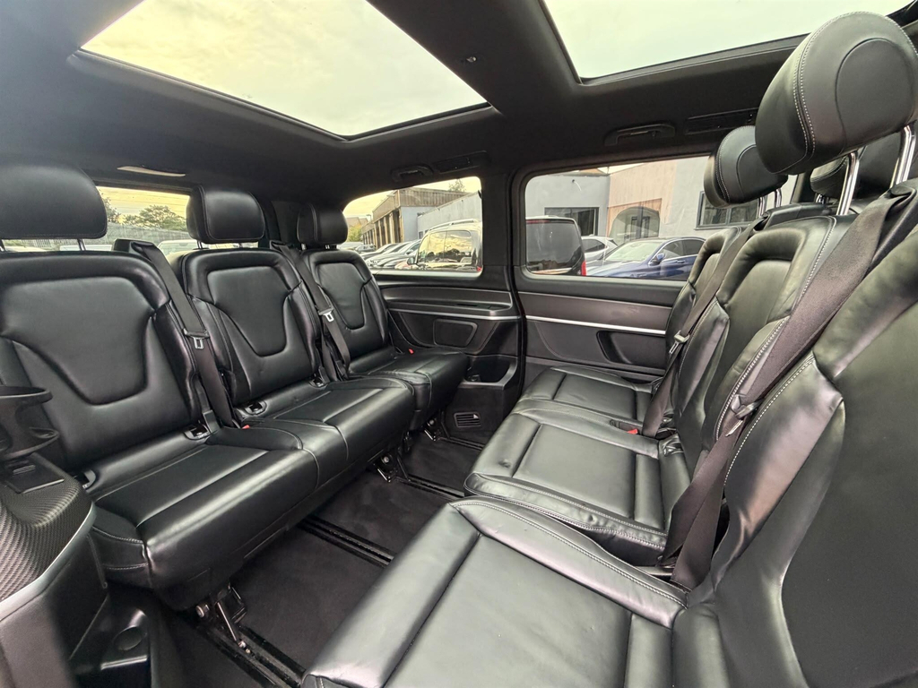 Mercedes-Benz V Class V 300 D Amg Black #23