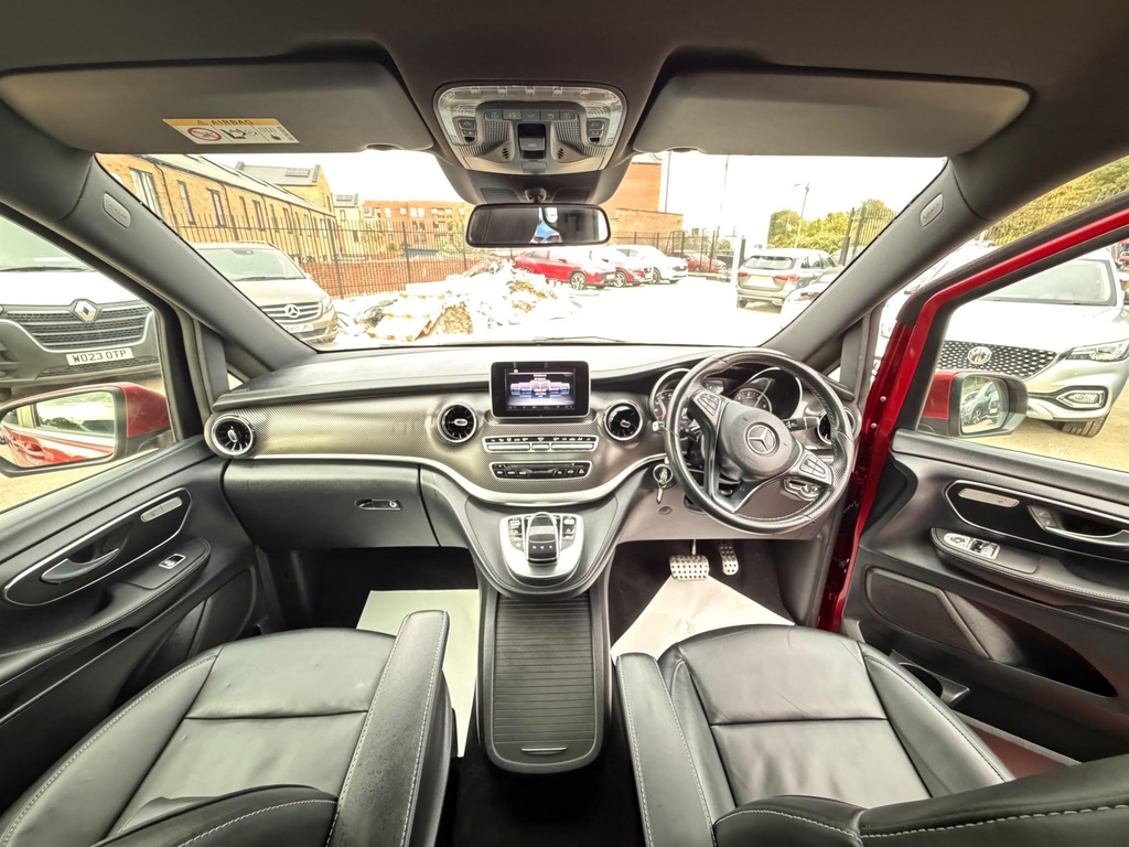 Mercedes-Benz V Class V 300 D Amg Black #14