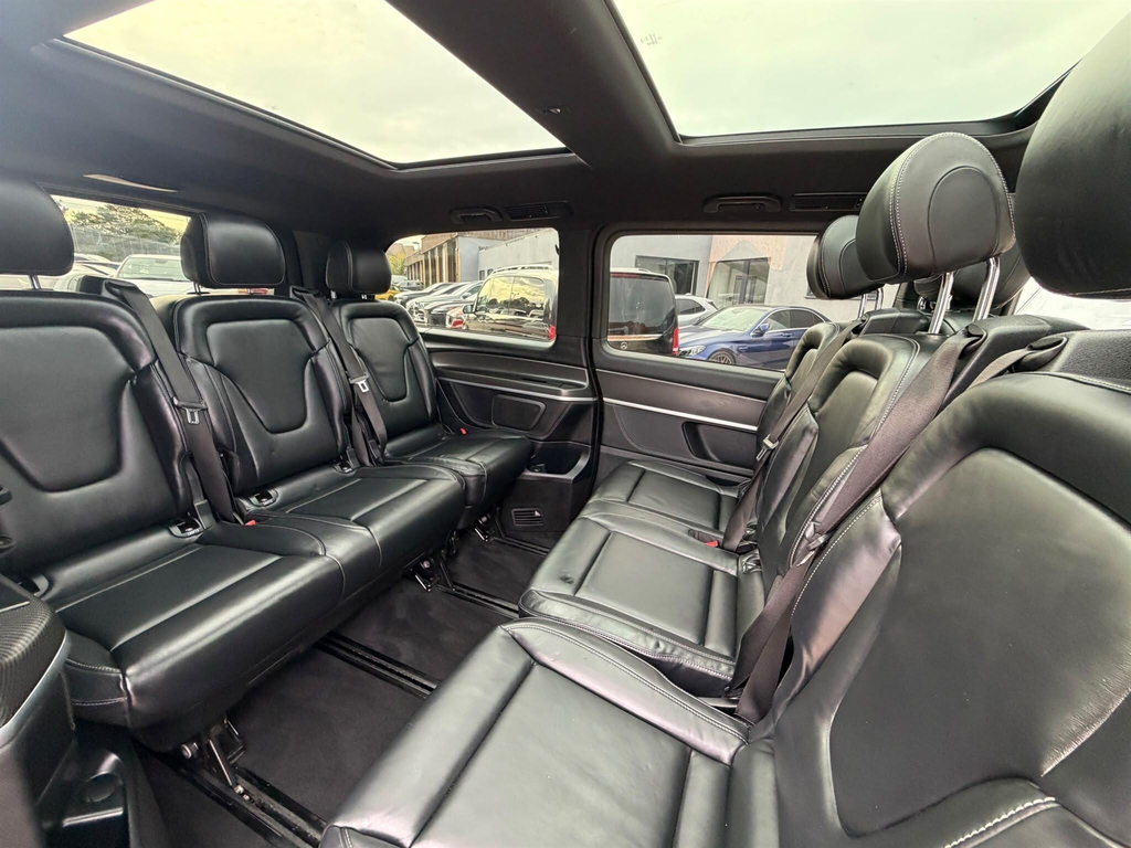 Mercedes-Benz V Class V 300 D Amg Black #22
