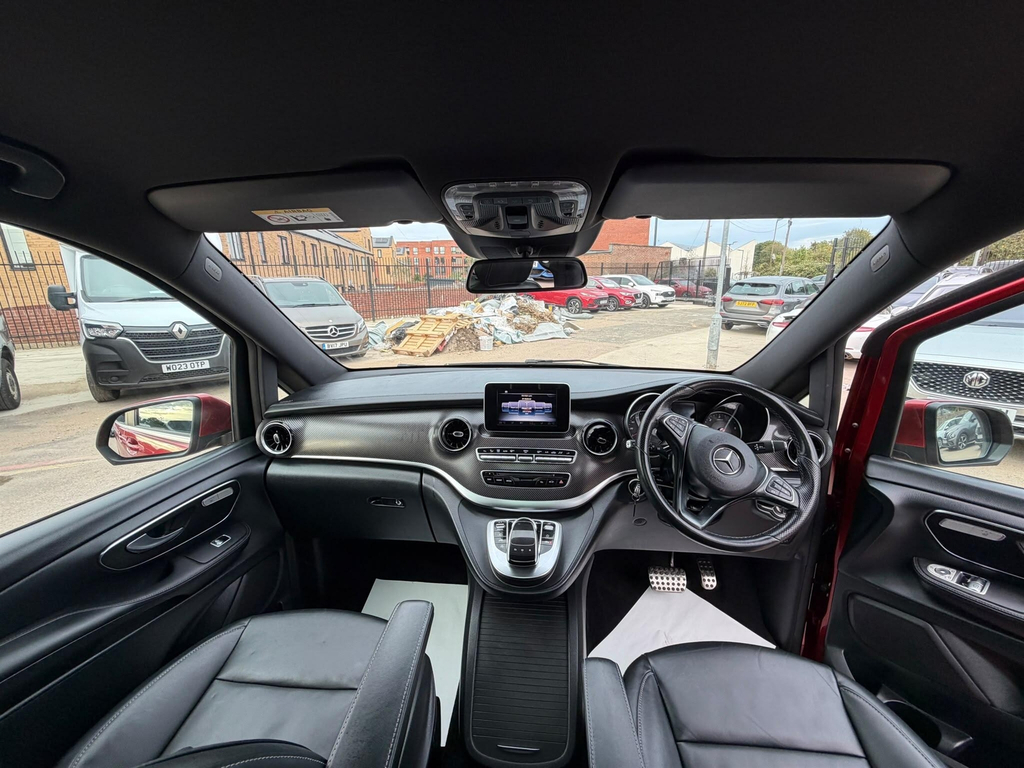 Mercedes-Benz V Class V 300 D Amg Black #11