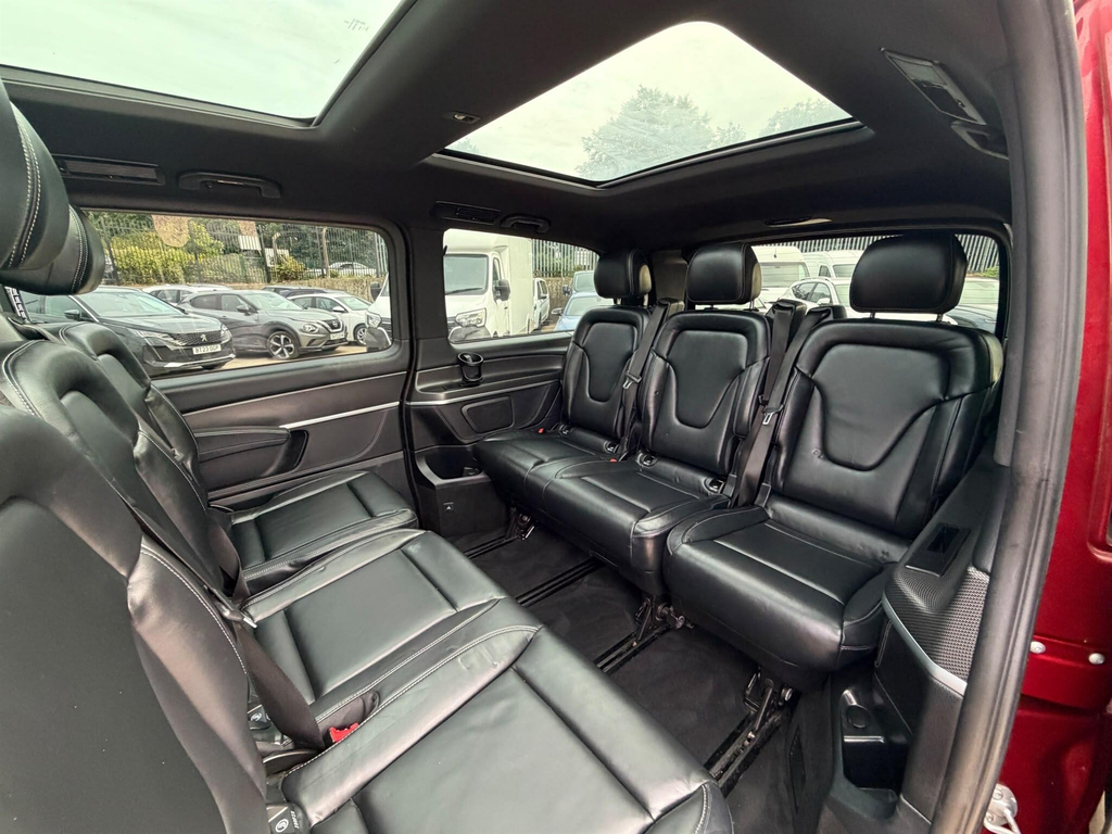 Mercedes-Benz V Class V 300 D Amg Black #17