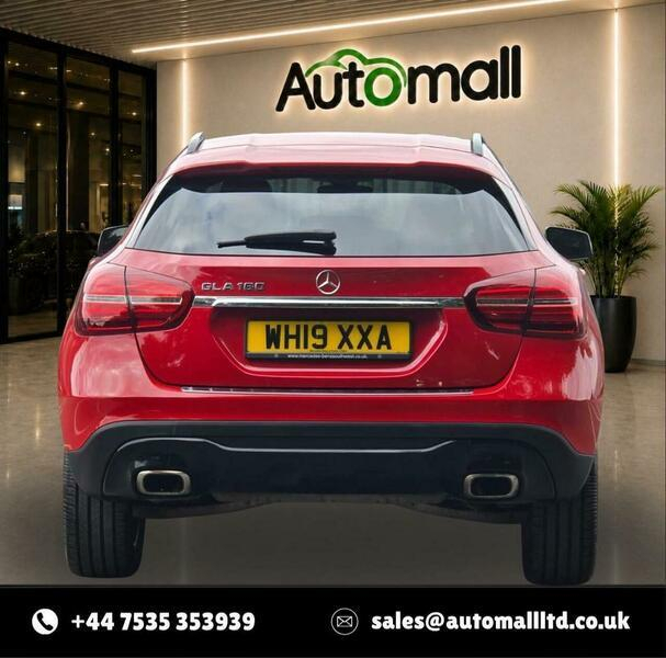 Mercedes-Benz GLA Class Gla 180 Urban Edition Black #11