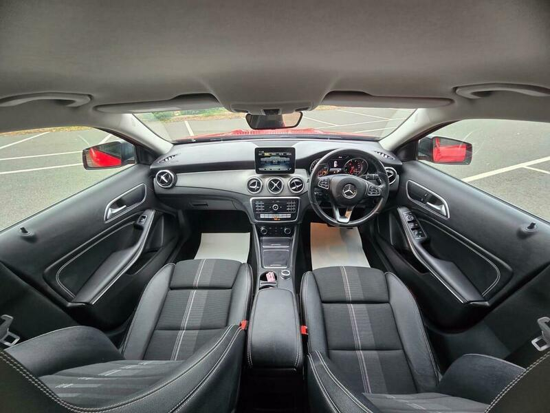 Mercedes-Benz GLA Class Gla 180 Urban Edition Black #17