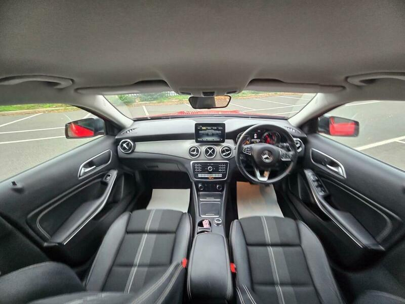 Mercedes-Benz GLA Class Gla 180 Urban Edition Black #18