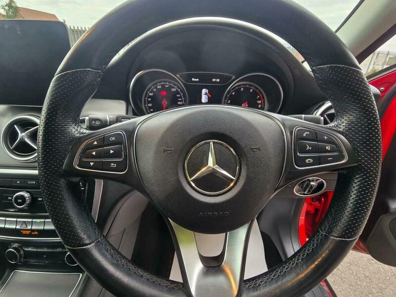Mercedes-Benz GLA Class Gla 180 Urban Edition Black #42