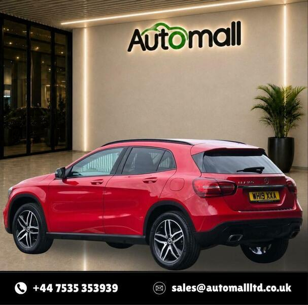 Mercedes-Benz GLA Class Gla 180 Urban Edition Black #9