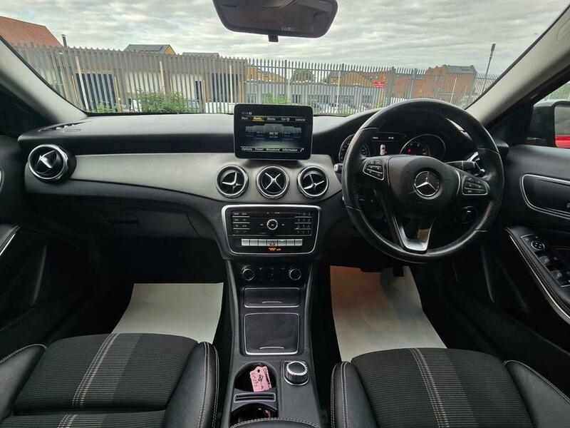 Mercedes-Benz GLA Class Gla 180 Urban Edition Black #19