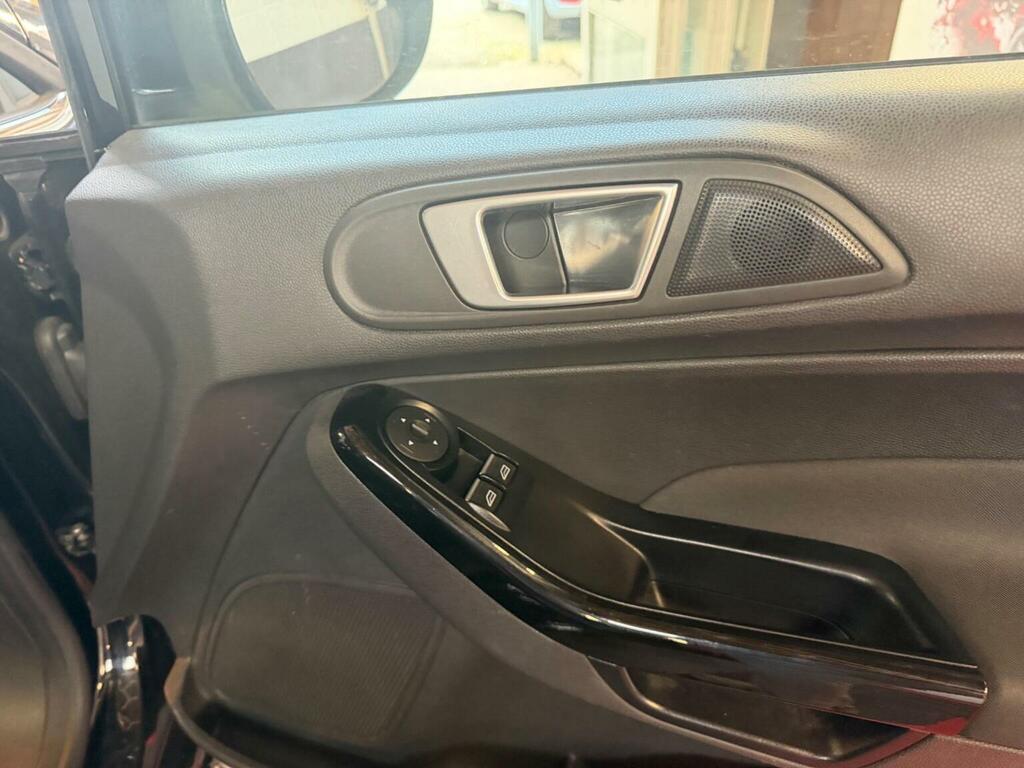 Ford Fiesta 1.0 Titanium Black #27