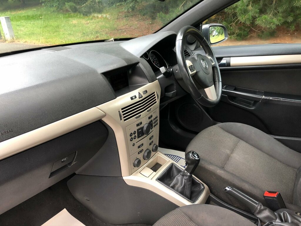 Vauxhall Astra Petrol #23