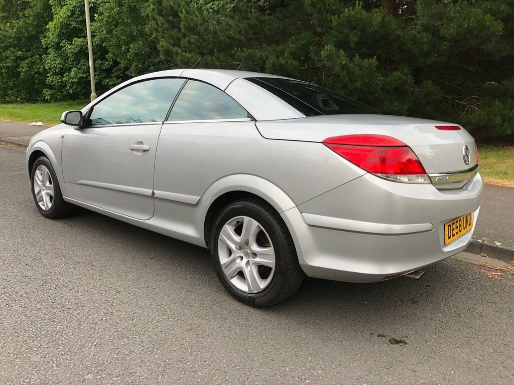 Vauxhall Astra Petrol #24