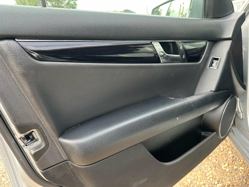 Mercedes-Benz C Class C180 Cgi Blueefficiency Sport Silver #39