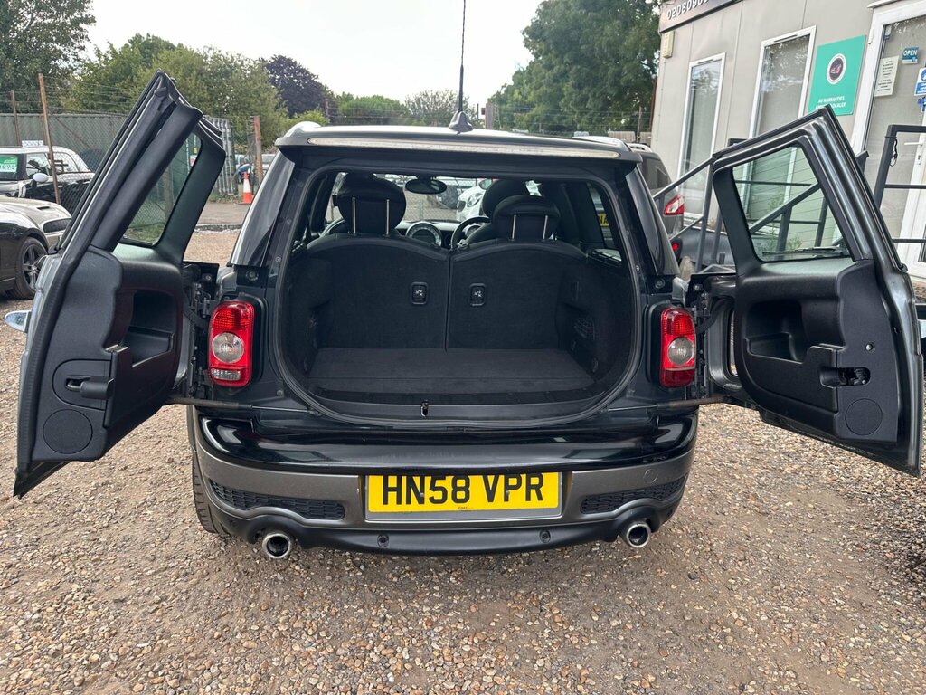 Mini Clubman White #39