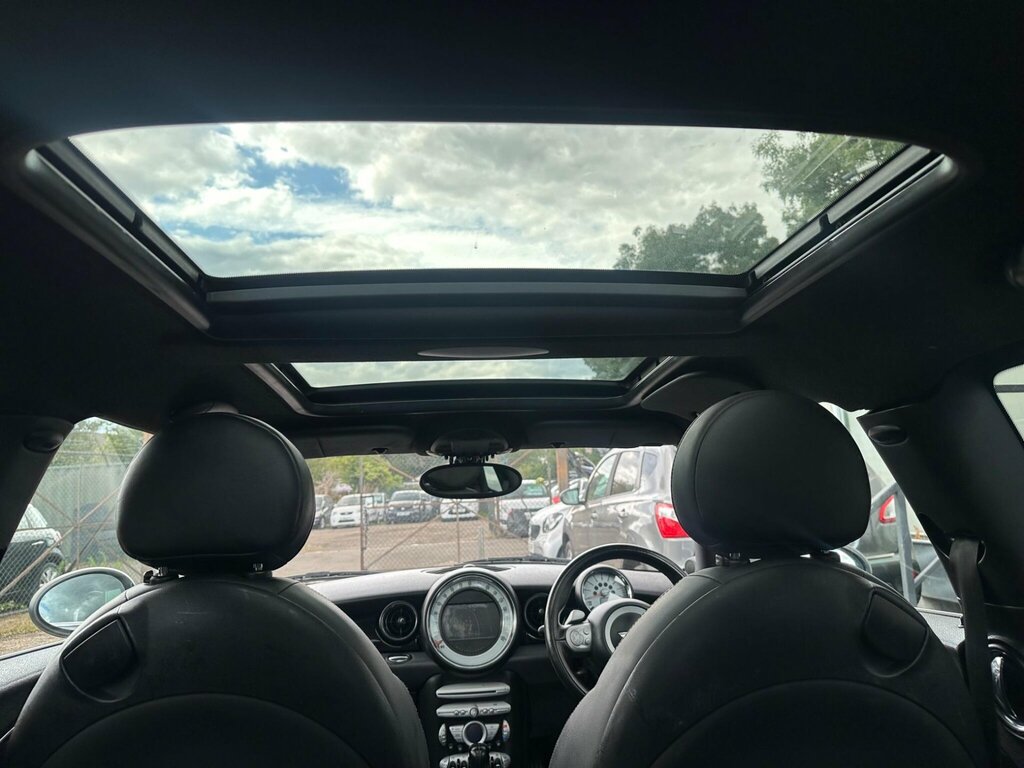 Mini Clubman White #22