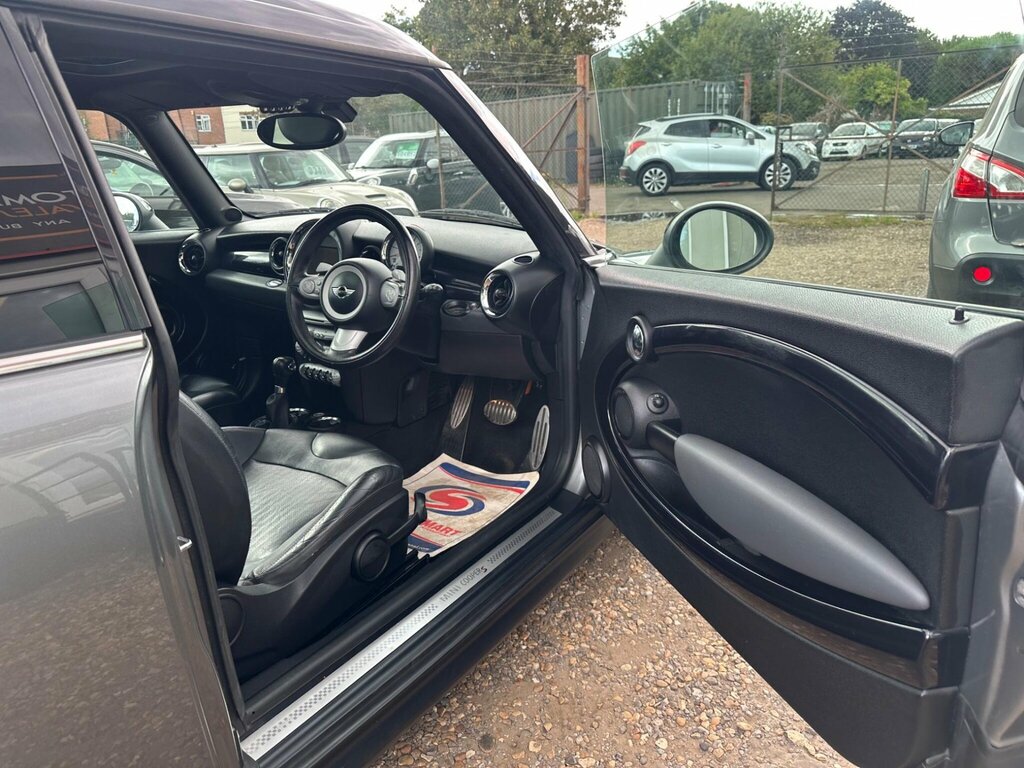 Mini Clubman White #52