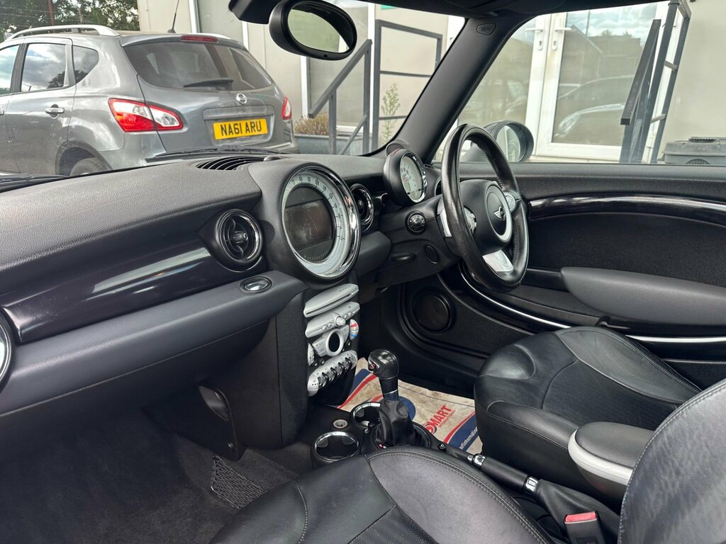 Mini Clubman White #18