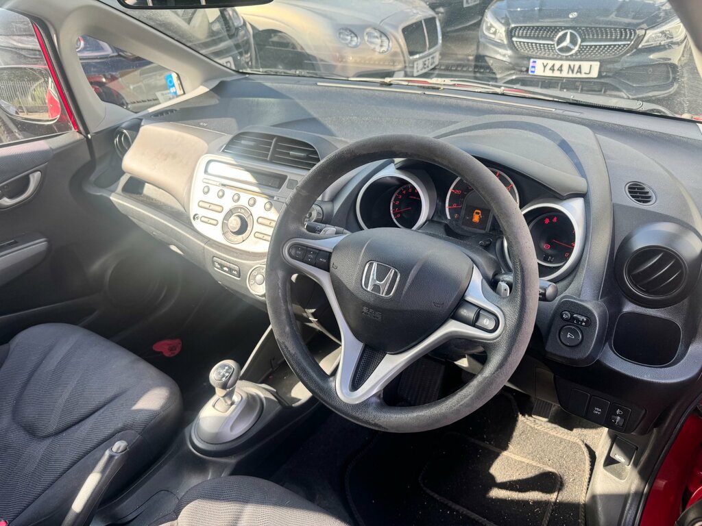 Honda Jazz 1.4 I-vtec Es Hatchback I Shift Euro 5 Red #4