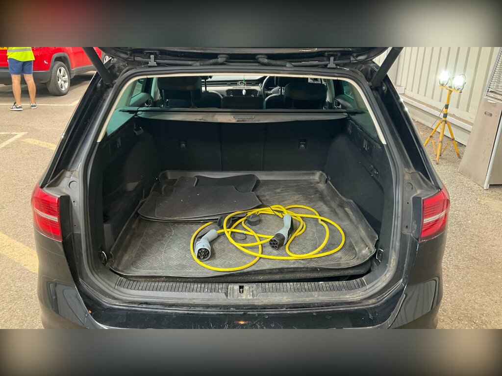 Volkswagen Passat  Black #8
