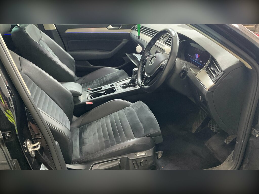 Volkswagen Passat 1.4 Tsi Gte Estate Plug-in Hybrid Dsg E Black #4