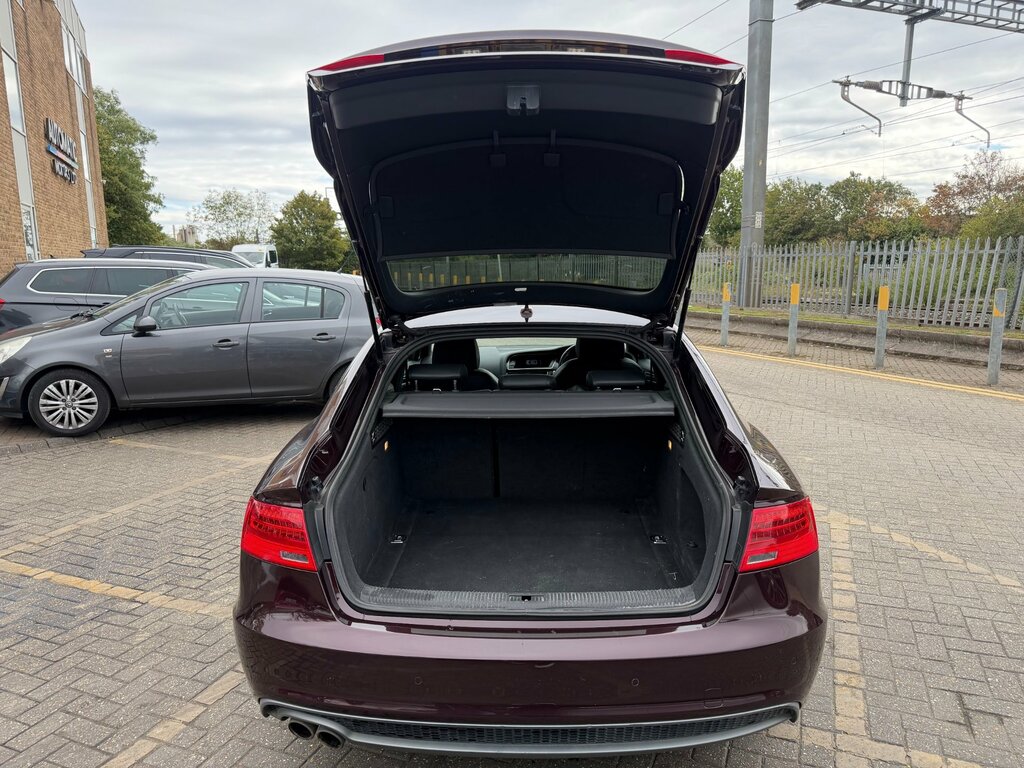 Audi A5 2.0 Tdi Black Edition Plus Sportback Mu Red #4