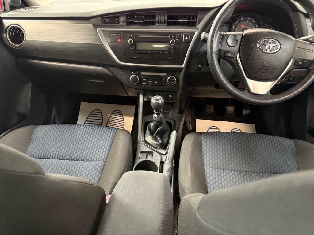 Toyota Auris 1.4 D-4d Icon Grey #8