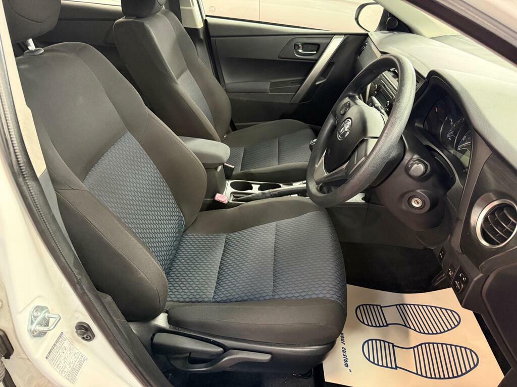 Toyota Auris 1.4 D-4d Icon Grey #10