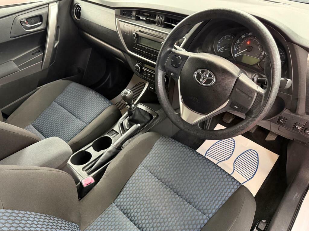 Toyota Auris 1.4 D-4d Icon Grey #9